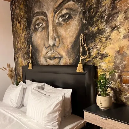 דירה Artist